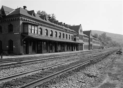 File:Erie Railroad Station, Susquehanna.jpg - Wikimedia Commons