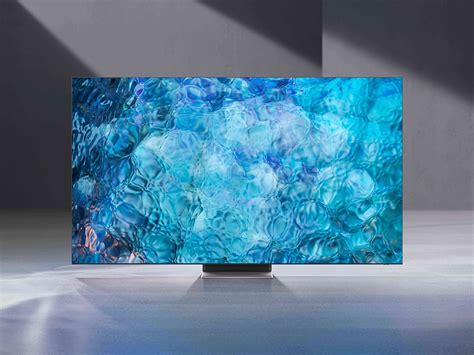 Samsung Neo QLED 8K TV Review: Crystal Clear Images | Man of Many