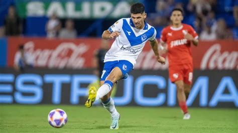 Velez Sarsfield ultras confronted players with guns after loss