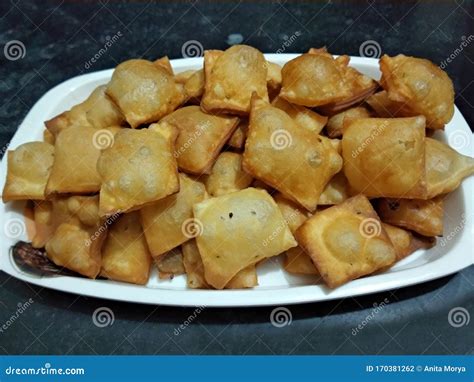 Indian Salty Crunchy Tea Snack Mathri Stock Photo - Image of asian, fired: 170381262