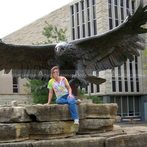 Large Bald Eagle Statue, bronze bald eagle sculpture