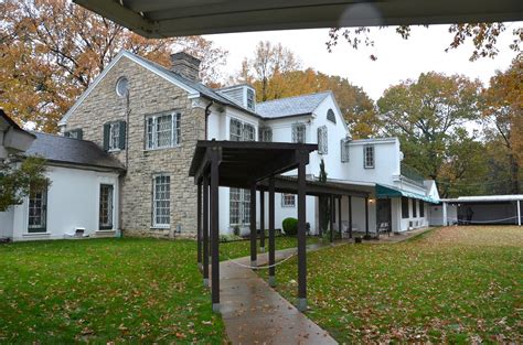 Covered walkways | Graceland, Memphis, TN Graceland was the … | Flickr