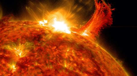This huge X-class solar flare shows why NASA's Sun study is so vital - SlashGear