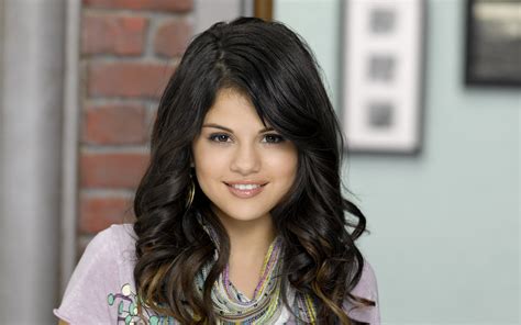 Selena Gomez 108 Facebook Covers | Wallpapers HD
