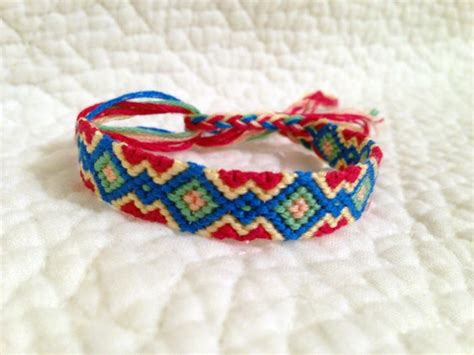 Items similar to Friendship Bracelet - Diamond Pattern on Etsy