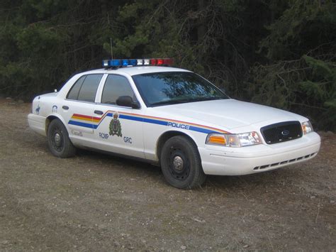 File:RCMP Police Interceptor.jpg - Wikimedia Commons