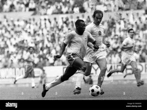 World cup 1970 pele Black and White Stock Photos & Images - Alamy