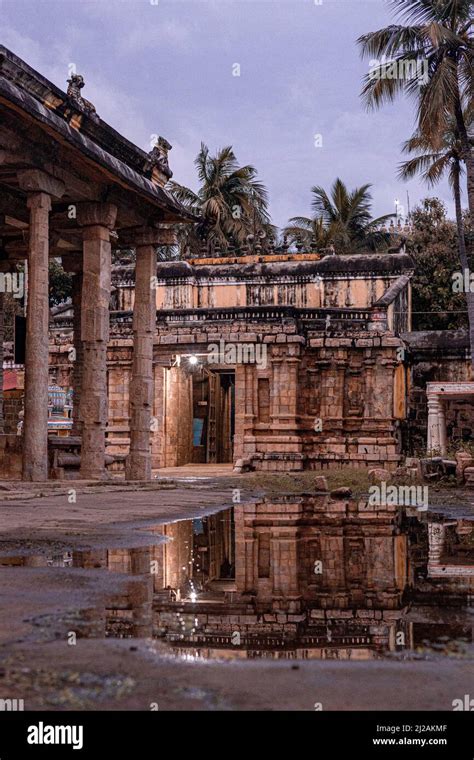 A temple structure in the city Kumbakonam Stock Photo - Alamy