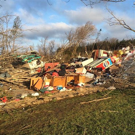 Deadly Illinois tornado destroyed everything in its path (Photos) - The ...