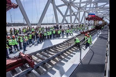 First track laid on Crimean railway bridge | News | Railway Gazette ...