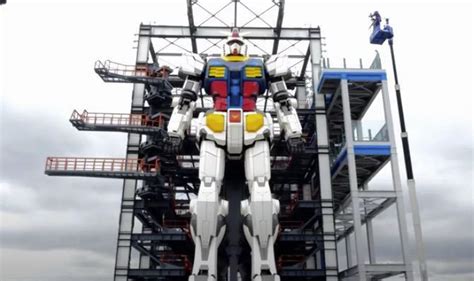 The giant Gundam robot makes its first moves in Japan video - Strange Sounds