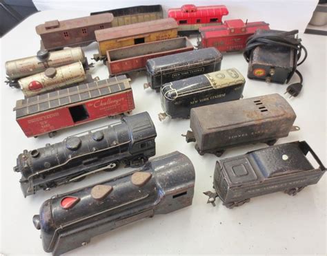 LOT Antique Vintage Toy Train Set MARX LIONEL Tin Metal Engine Cars Transformer | Model train ...