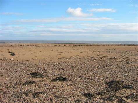 Dunster Beach © Bill Webb cc-by-sa/2.0 :: Geograph Britain and Ireland