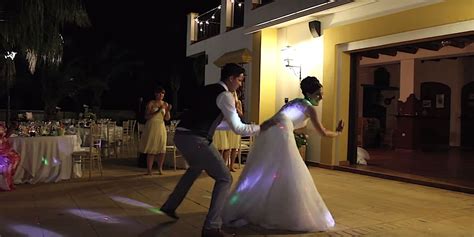 Best Wedding Dance Ever? Hollie & Dave Smith's First Dance Was A Medley ...