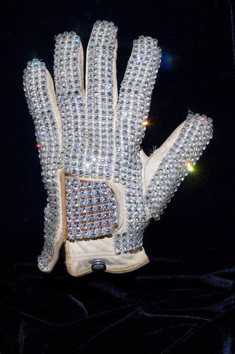 How to Make a Michael Jackson Glitter Glove | eHow