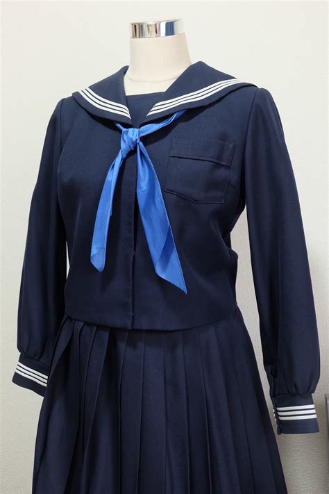 A junior high school uniform can only be worn properly - Reddthat