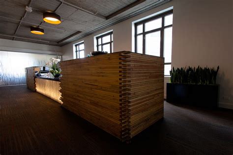 Wooden reception desk | Interior Design Ideas