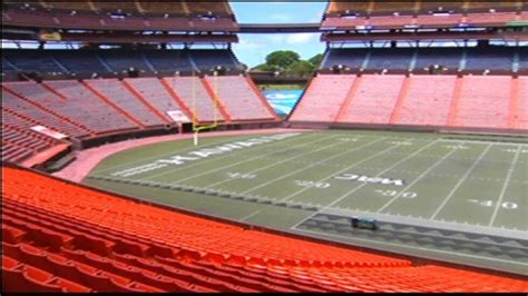 Early tour of Aloha Stadium renovations