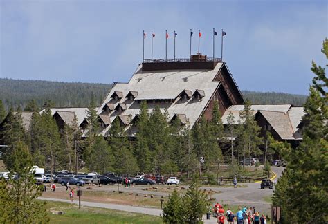 Old Faithful Inn - Yellowstone Reservations