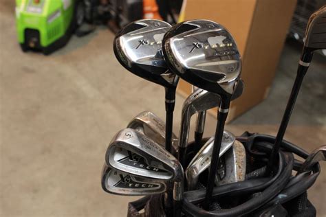 Golden Bear Golf Bag And 12 Golf Clubs: 15+ Pieces | Property Room