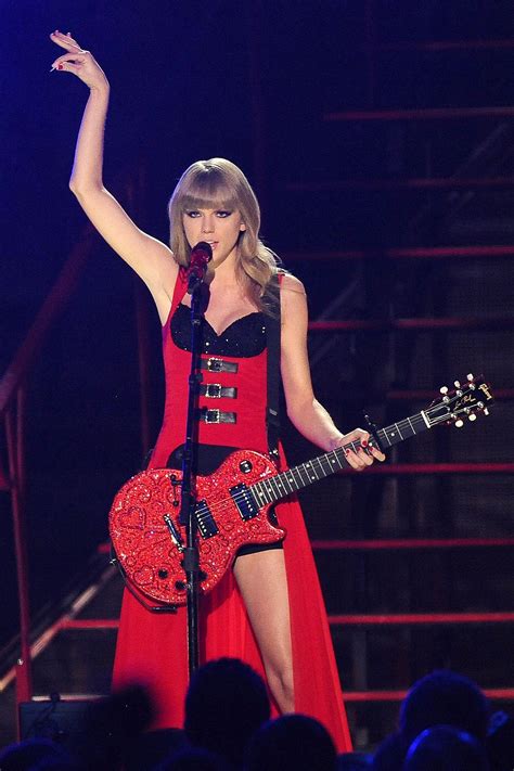 Taylor Swift’s RED Tour hits London town - Entertainment Review | Glamour UK