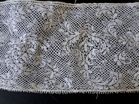 Binche style | Antique lace, Binche, Bobbin lace