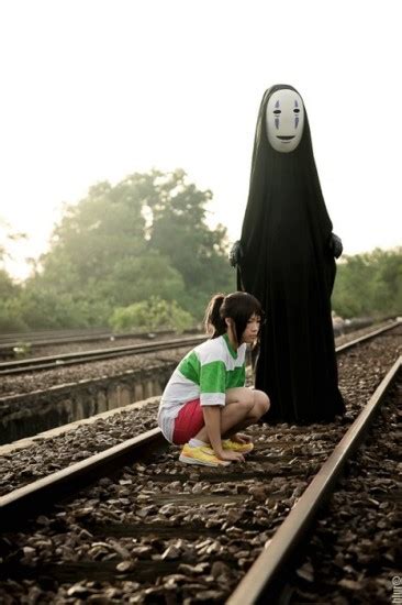 Things We Saw Today: Terrifying Spirited Away No Face Cosplay | The Mary Sue