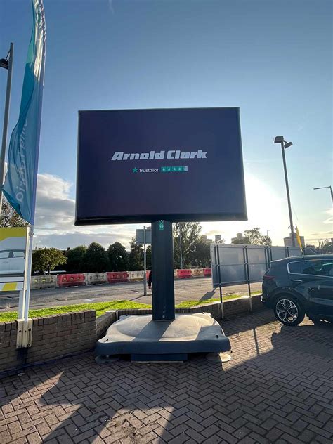 Outdoor Advertising with LED Digital Signage