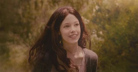 Image - BD1- Renesmee Grown Up Running.jpg | Twilight Saga Wiki ...