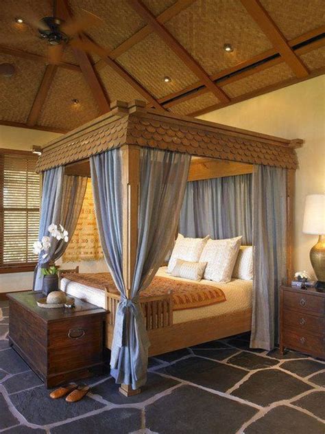 Lovely Romantic Canopy Bed Design Ideas For Your Bedroom 18 - HMDCRTN