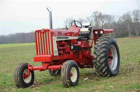 International 806. Nice. | Farmall tractors, Tractors, Vintage tractors