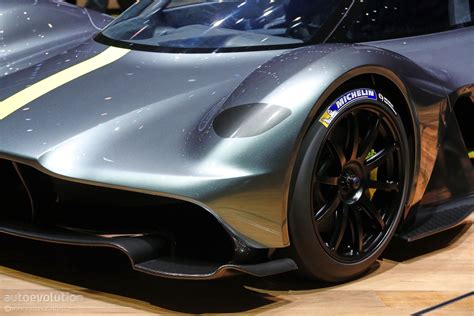 Aston Martin Valkyrie Hypercar Finally Shows Off Its Headlights ...