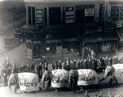 A NYC Tradition: The History of Macy's Thanksgiving Day Parade | 6sqft