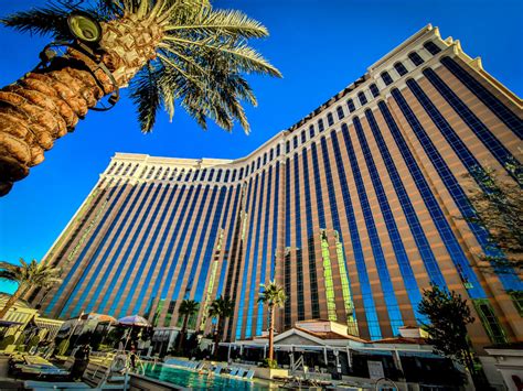 Venetian Las Vegas Pool Review – Everything You Need to Know about the Venetian Pool Deck