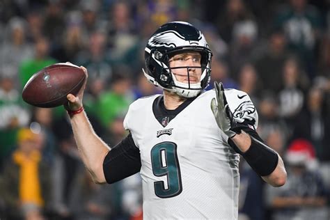 Nick Foles Remains Eagles Starter, Carson Wentz Not on Injured Reserve ...