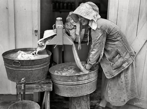 Vintage Photos Show the Early Days of Washing Machines, 1880s-1950s ...