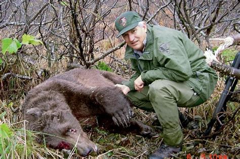 Timothy Treadwell Bear Attack | Reader's Digest