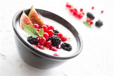 7 BEST Yogurts for Weight Loss in 2021 - MasalaBody.com