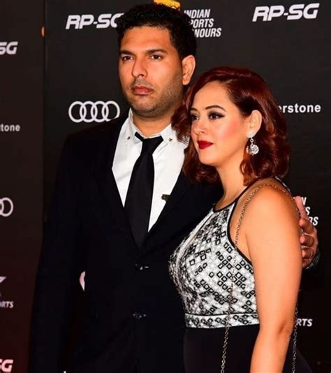 Yuvraj Singh with his wife Hazel Keech at Indian Sports Honours Yuvraj ...