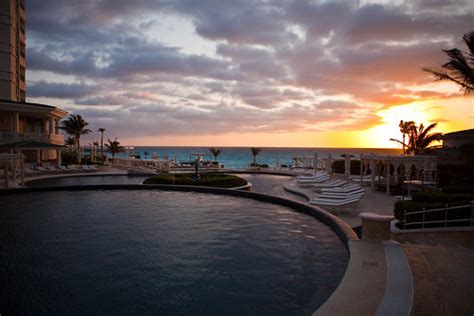 Sunrise over Le Meridien Cancun pools | Cancun, February 200… | Flickr