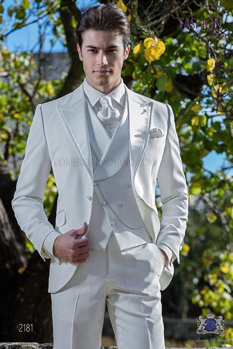 white slim wedding suit Mario Moreno Moyano | White wedding suit, Wedding suits groom, Wedding suits