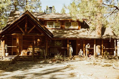 Cozy Cabin Weekend in Sisters, Oregon - Adventure by Esther in Sisters ...