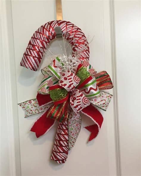 Candy cane wreath getting ready for the 12 days of Christmas #wreathlove #wreathmak… | Candy ...