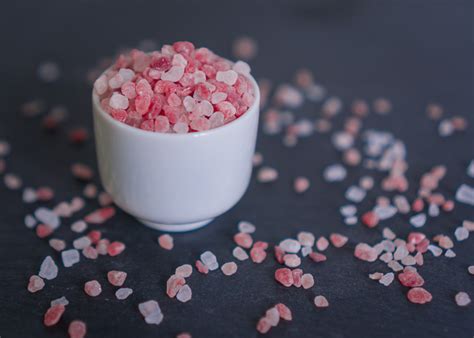 6 Reasons Why You Should Take Pink Himalayan Salt Baths | Official ...