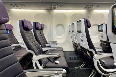 Where to sit: United’s Boeing 737 MAX 8 with the new signature interior