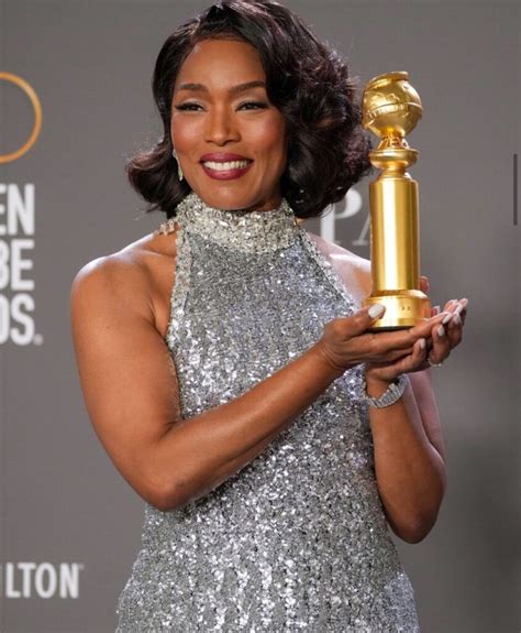 2023 Golden Globes Award! The Banshees of Inisherin, Michelle Yeoh Win ...