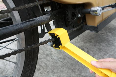 Pictures of Free Shipping Bike Chain Cleaner Brush ,Chain Gear Cleaning Tool For Motorcycle ATV ...