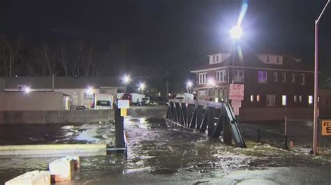 Thousands evacuated or stranded in NJ floods as Christmas approaches