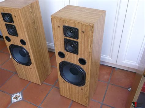 2 Vintage Fisher Tower Speakers STV-9005WC Photo #1004478 - Canuck Audio Mart