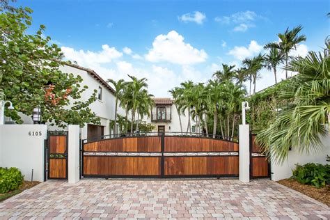 This smartly updated Miami Beach estate asks $5.4M - Curbed Miami